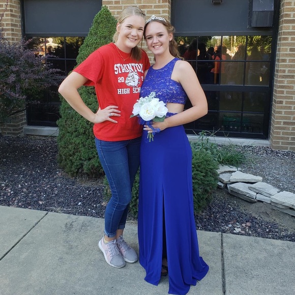 Royal Blue Prom/Hoco dress - Picture 4 of 6